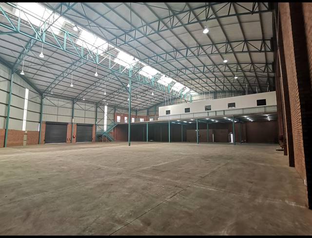 2,250M² WAREHOUSE FOR SALE IN POMONA